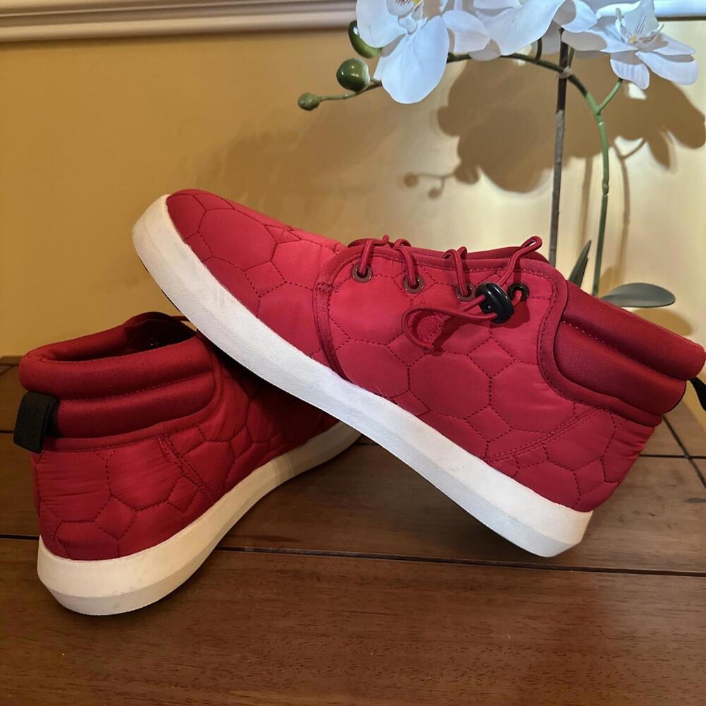 Sun + Stone Men's Lace Up Quilted Puffer Shoe Fin Red Size 10 M - Picture 8 of 10
